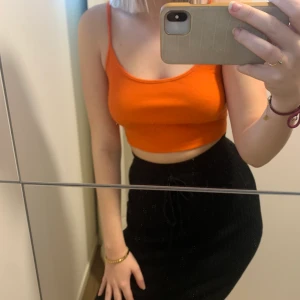 Orange top  - Super söt orange top ifrån shein! Knappt använd & i fint skick 😍😍 Storlek s