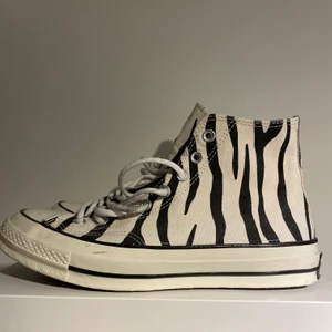 Converse Zebra - Använda men fortfarande i bra skick, utbytta snören och låda saknas