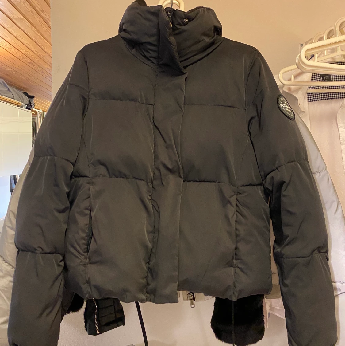 Svart pufferjacka - 90