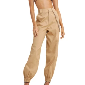 I. AM. GIA cobain pant - Säljer mina byxor från I. AM. GIA. Dem säljs för ca 700kr på hemsidan, men jag säljer mina som är i gott skick för 200kr:) Dem är i storlek XS men som ni kan se väldigt breda över benen och passar därför andra storlekar också. Storleken i midjan är som en XS dock, men det är lite resårband bak så den passar mig som bär storlek M men sitter åt! Kedjan tillkommer ej! Frakt tillkommer