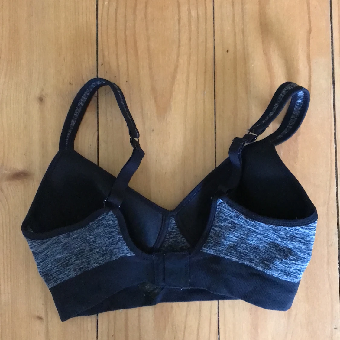 Grå sportbh - 90