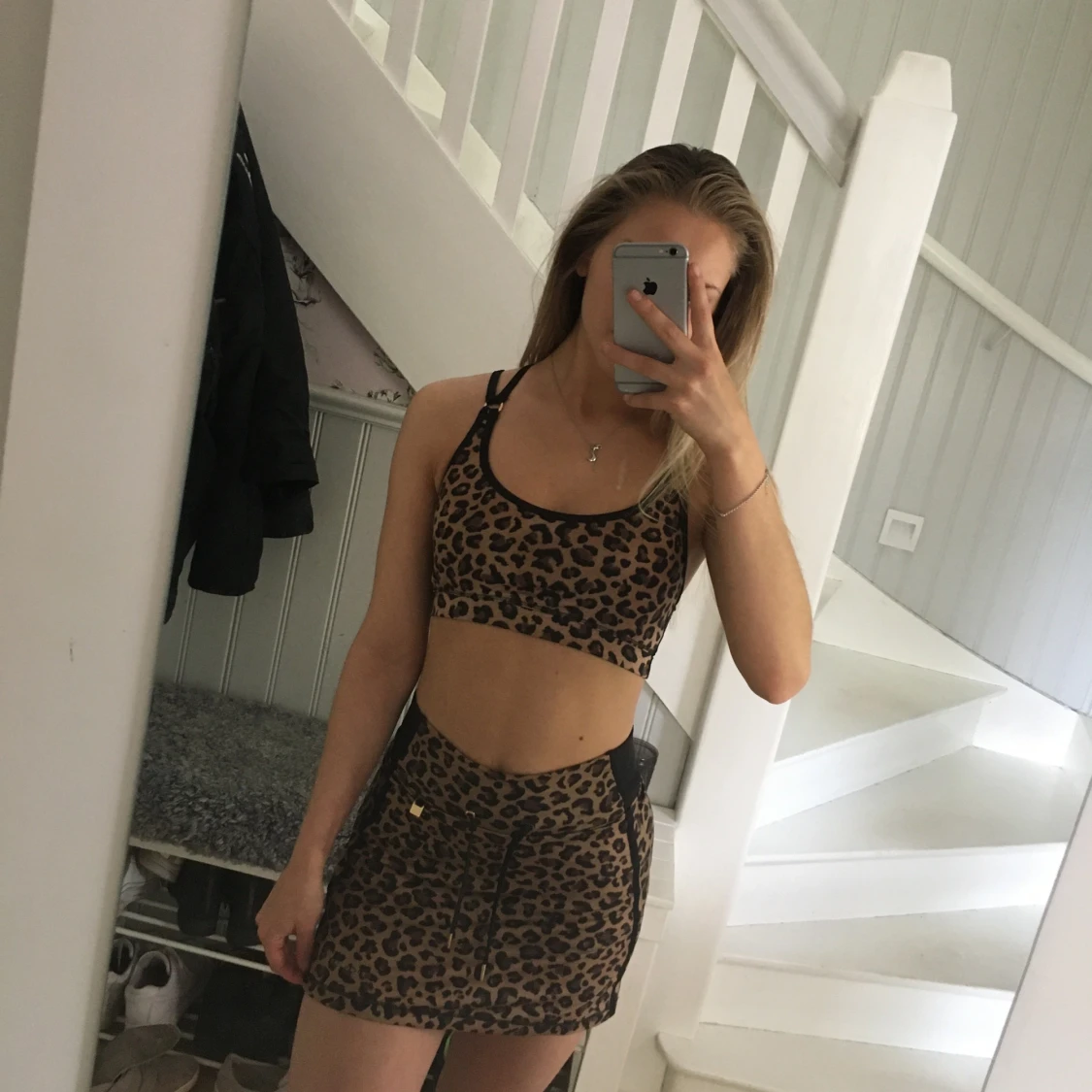 Leopardmönstrad sett.