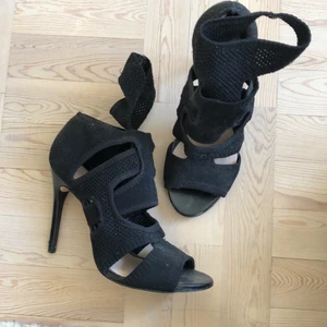 Klackar från Zara - Klackar från zara. Storlek 37. frakt tillkommer 63kr 