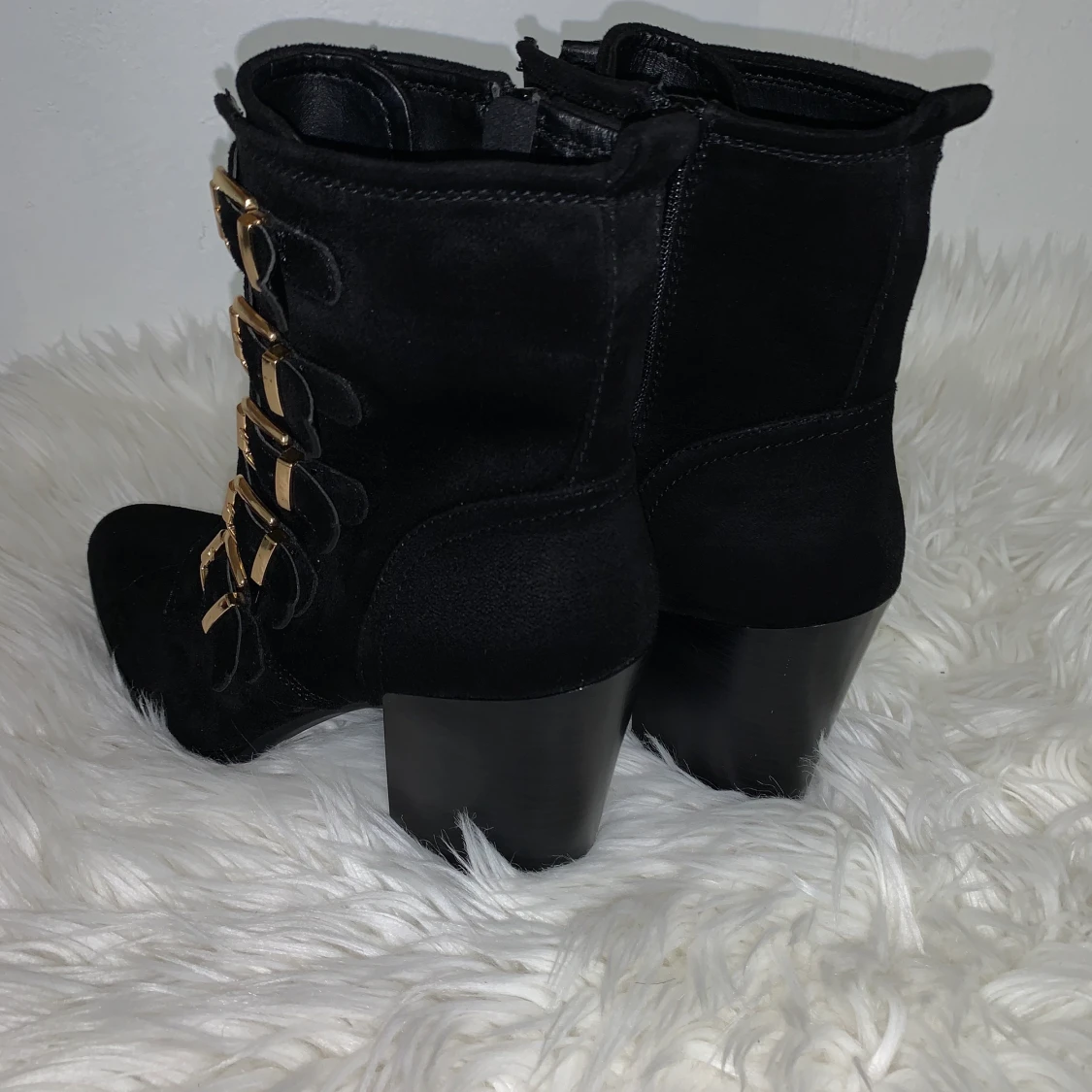 Snygga svarta högklackade skor!!👠 - 91