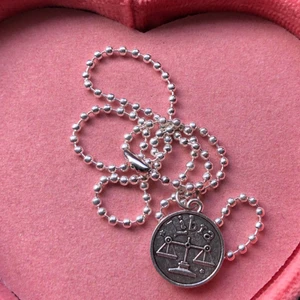 ”Libra” ballchain halsband 🌟 - 50kr inkl frakt! ✨ Finns i de flesta andra stjärntecken 😇
