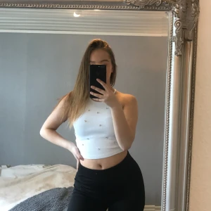 Topp - Fin topp med pärlor 