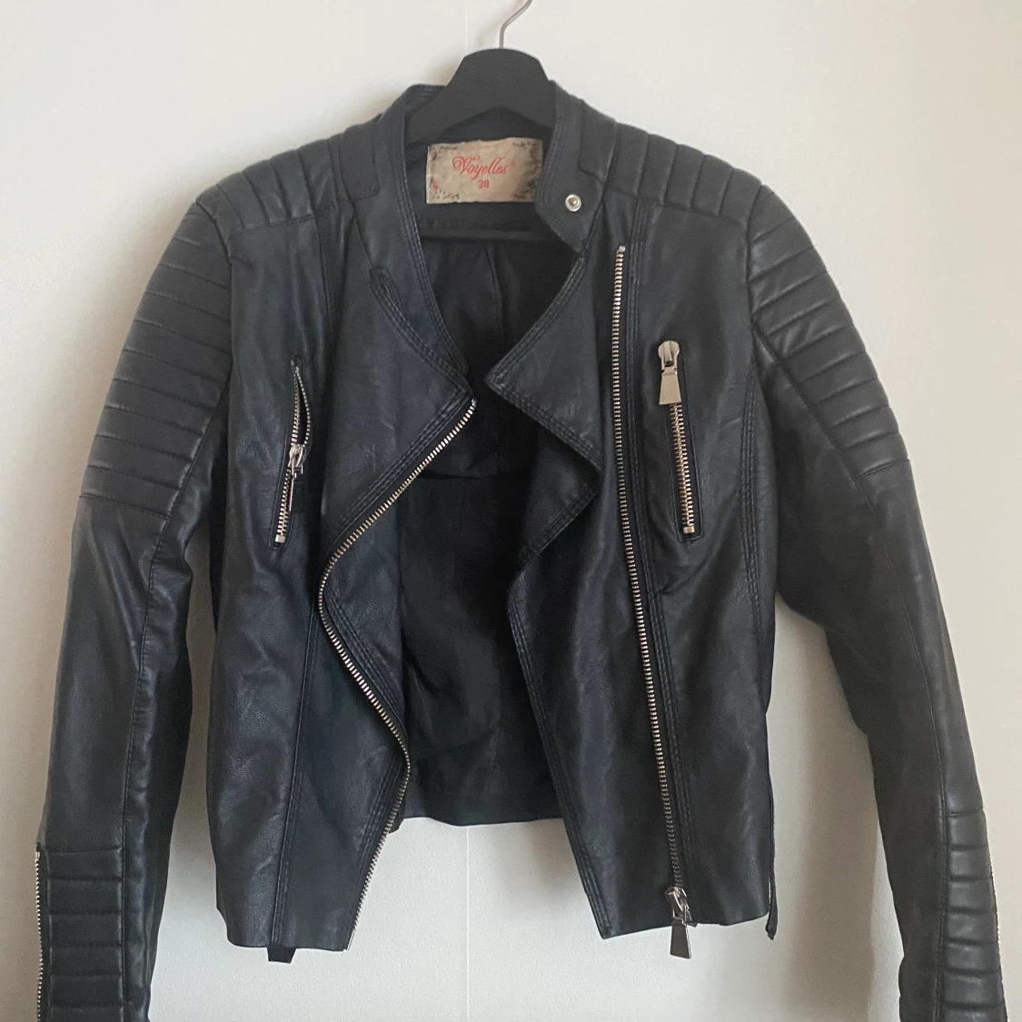 Skinnjacka från Chiquelle 