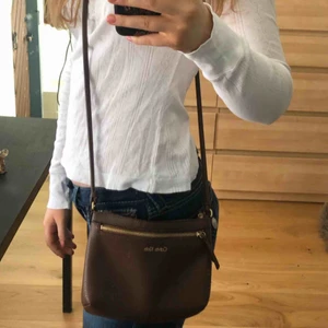  - Ck väska inköpt för ca 600kr knappt använd, helt ny i princip 