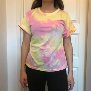 Schein - Helt ny tie-dye t-shirt, storlek M🌸 Köparen står för frakten🌸