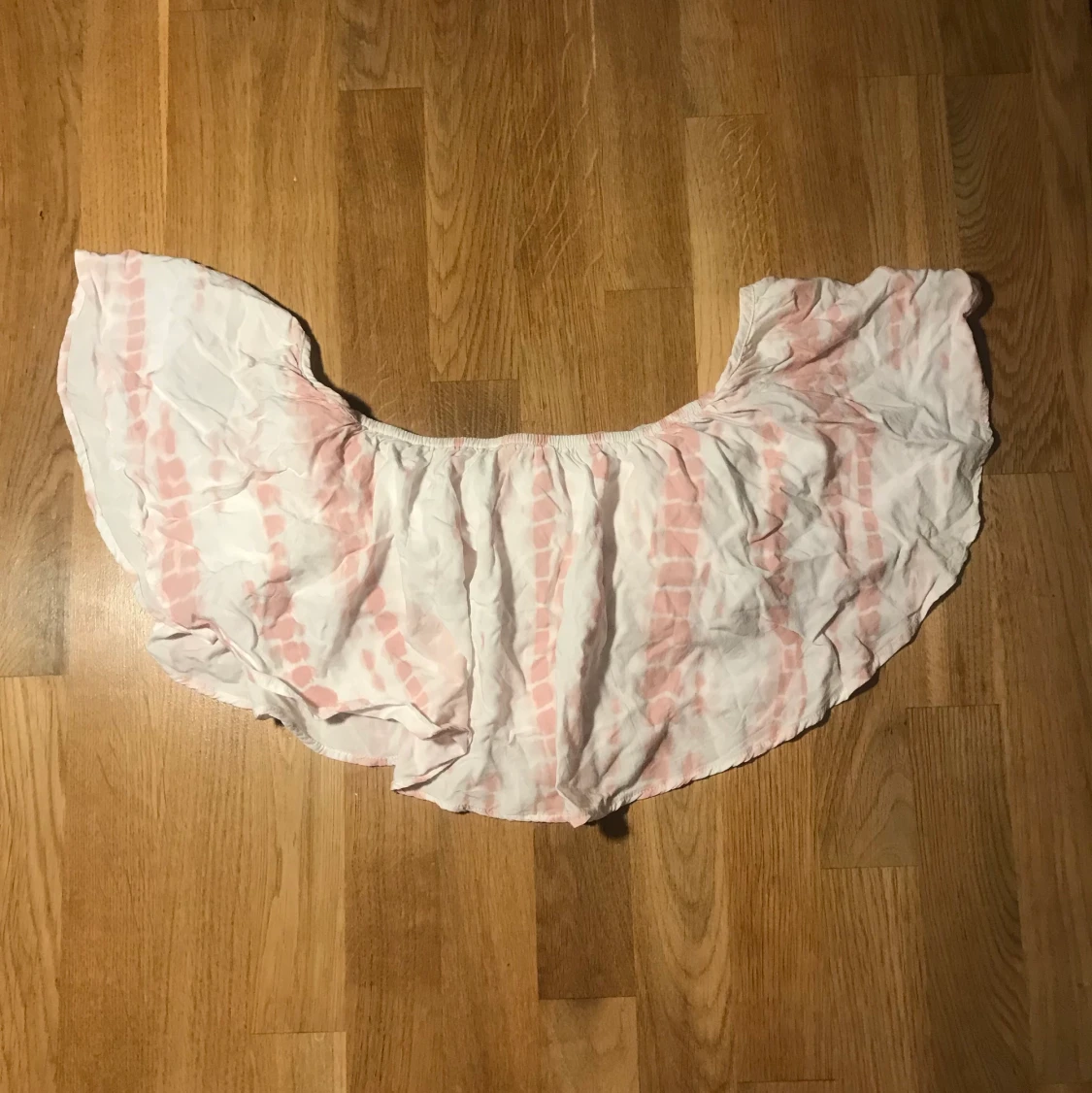 Rosa crop top från Ginatricot - 91