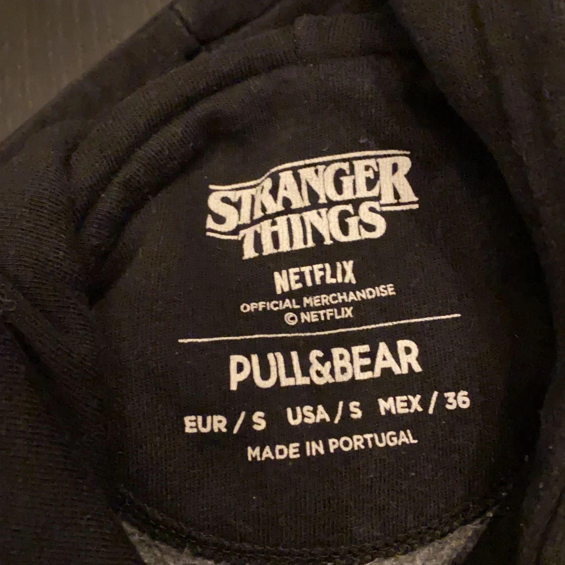 Säljer nu min fina stranger things hoodie från pull&bear då den inte kommer till användning❤️ - 90