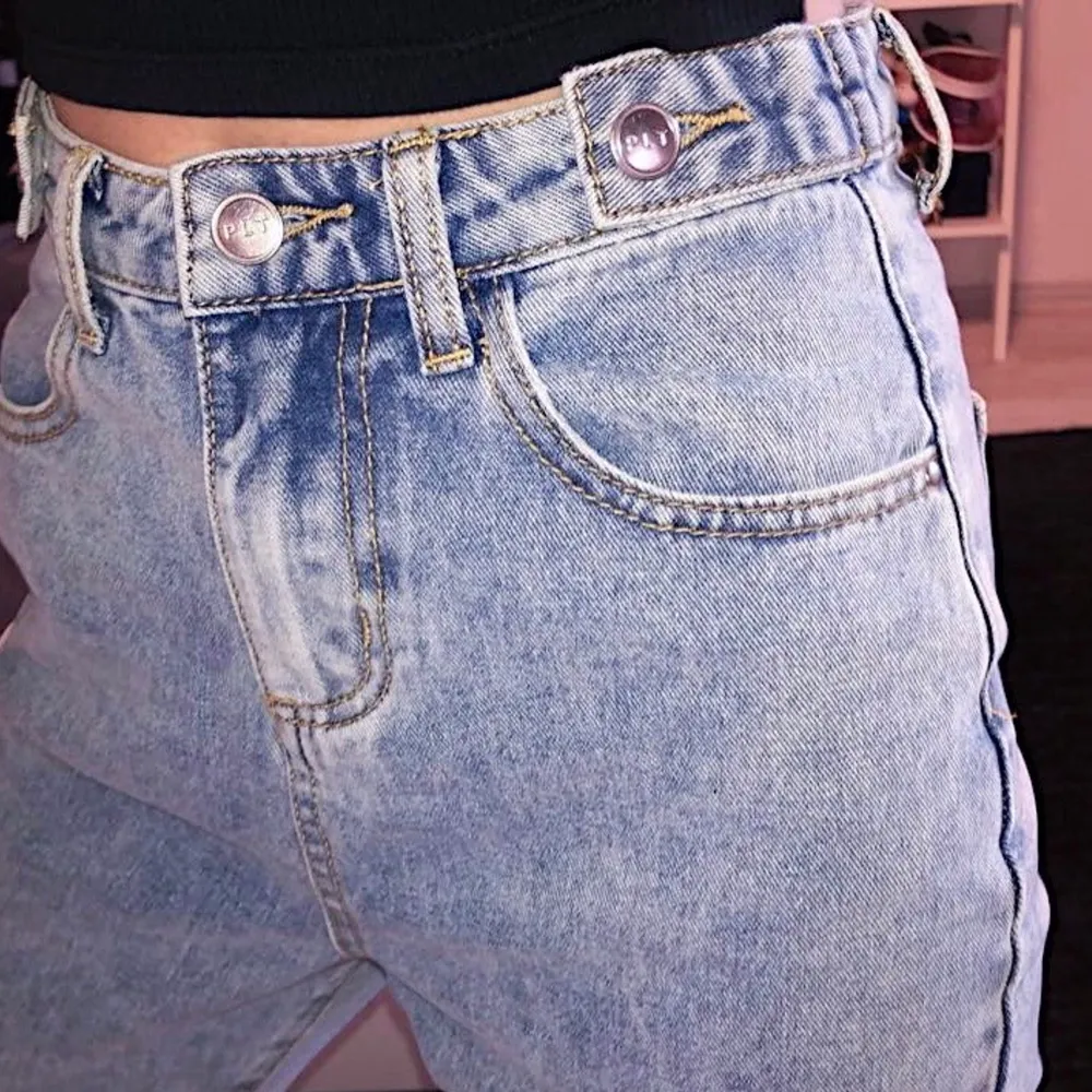 Vintage Straigh Leg Jeans från Pretty Little Thing i storlek UK 6/EU 34 💞✨ Aldrig använda endast provade, taggen är kvar 🙈. Jeans & Byxor.