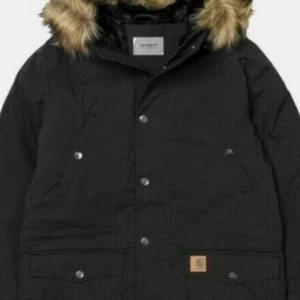 Carhartt jacka  - Fint Carhartt Trapper Parka jacka. Aldrig använd forfarande i förpakning. Nypris 3000 