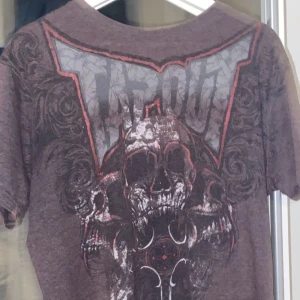 Tapout - Snygg brun tapout tröja, Bra skick köpt för 500kr (buda i kommentar)budgivningen avslutas på fredag kl 20)