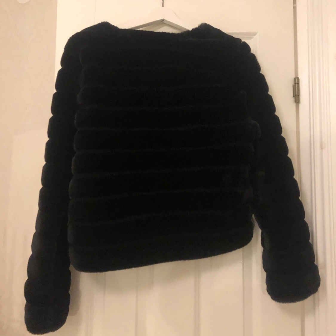 Svart Pälsjacka  - 90