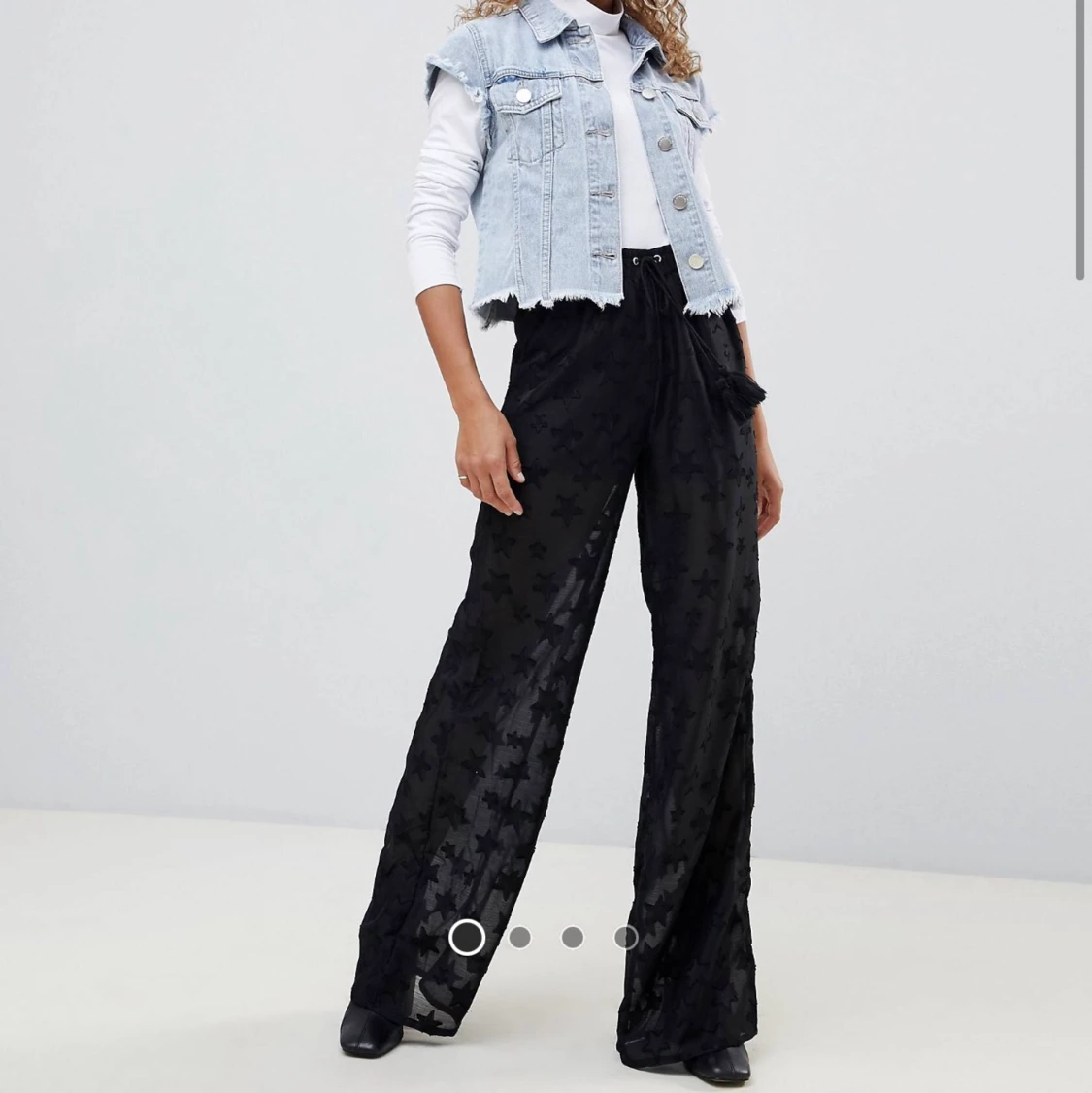 Svarta byxor med stjärnor 