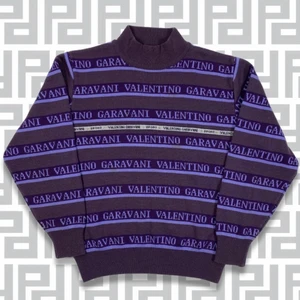 VINTAGE VALENTINO - Vintage Valentino i perfekt skick, inga noppor el dylikt. Strl M.