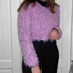 Tröja - Oanvänd fluffig ljuslila tröja från Zara, prislapp kvar