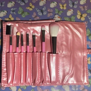 Borstset - Borstset med tillhörande borstfodral!💖 39kr och frakt ingår💖