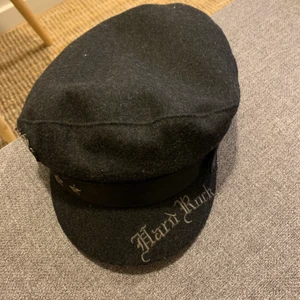 Hardrock café punk keps - Har stretch på baksidan så passar alla frakt 12kr