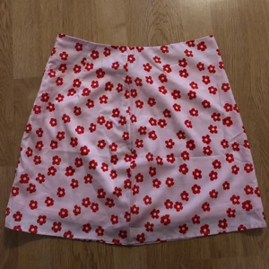 Kjol från SheIn - Kjol från shein, liknar motel-kjolen. Storlek M, köpare står för frakt