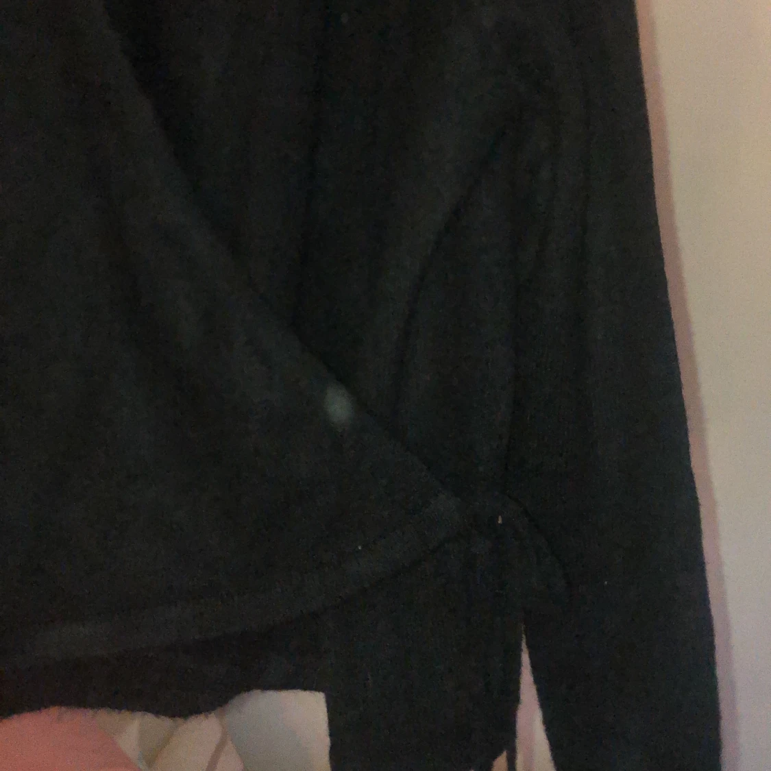 Svart stickad knyttröja  - 91