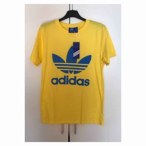 Adidas stl M - ❌Helt ny ADIDAS t-shirts i stolek M❌ Make in USA Användare fungerar båda dam och her. Priset ligger på 199kr frifrakt med spårbar. Pm om du intresserad 📨