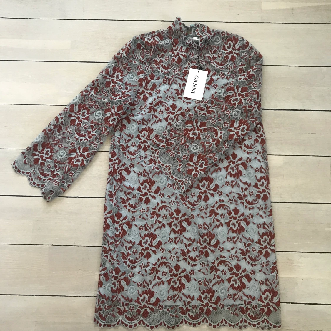 Ganni spetsklänning