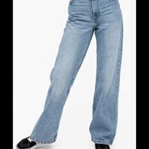 Populära Jeans från Monki i modellen Yoko! Så fina💕💕 Storlek 27