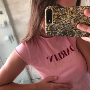  - Rosa T-shirt från Na-Kd. Aldrig använd!! Så skön & fin ❤️