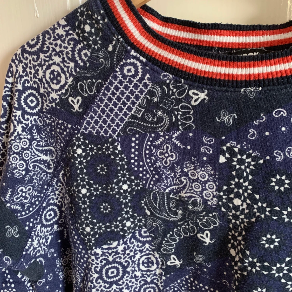 Cool sweatshirt från bikbok! Strl xs  - 90