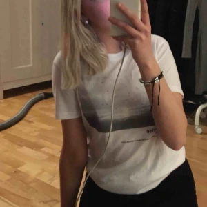  - T/shirt med tryck 50kr+frakt🖤🖤