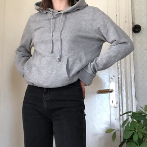Huddie - grå huddie från hm, superskön och sparsamt använd🤍pris kan diskuteras