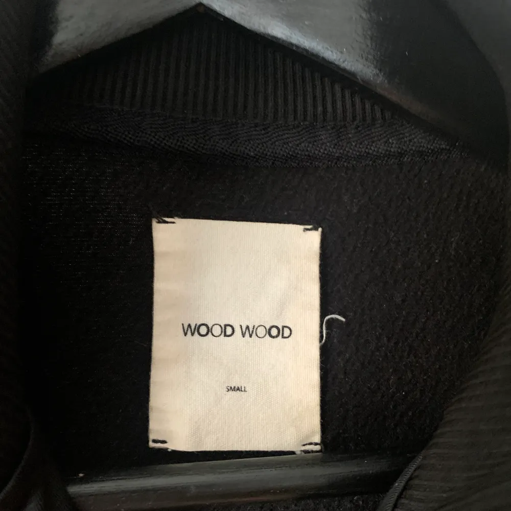tröja från tracksuit från Wood Wood, svart och vit . Hoodies.