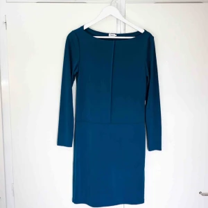  - Långärmad klänning från FilippaK.