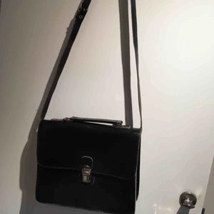  - Jättesnygg väska köpt på secondhand 😩