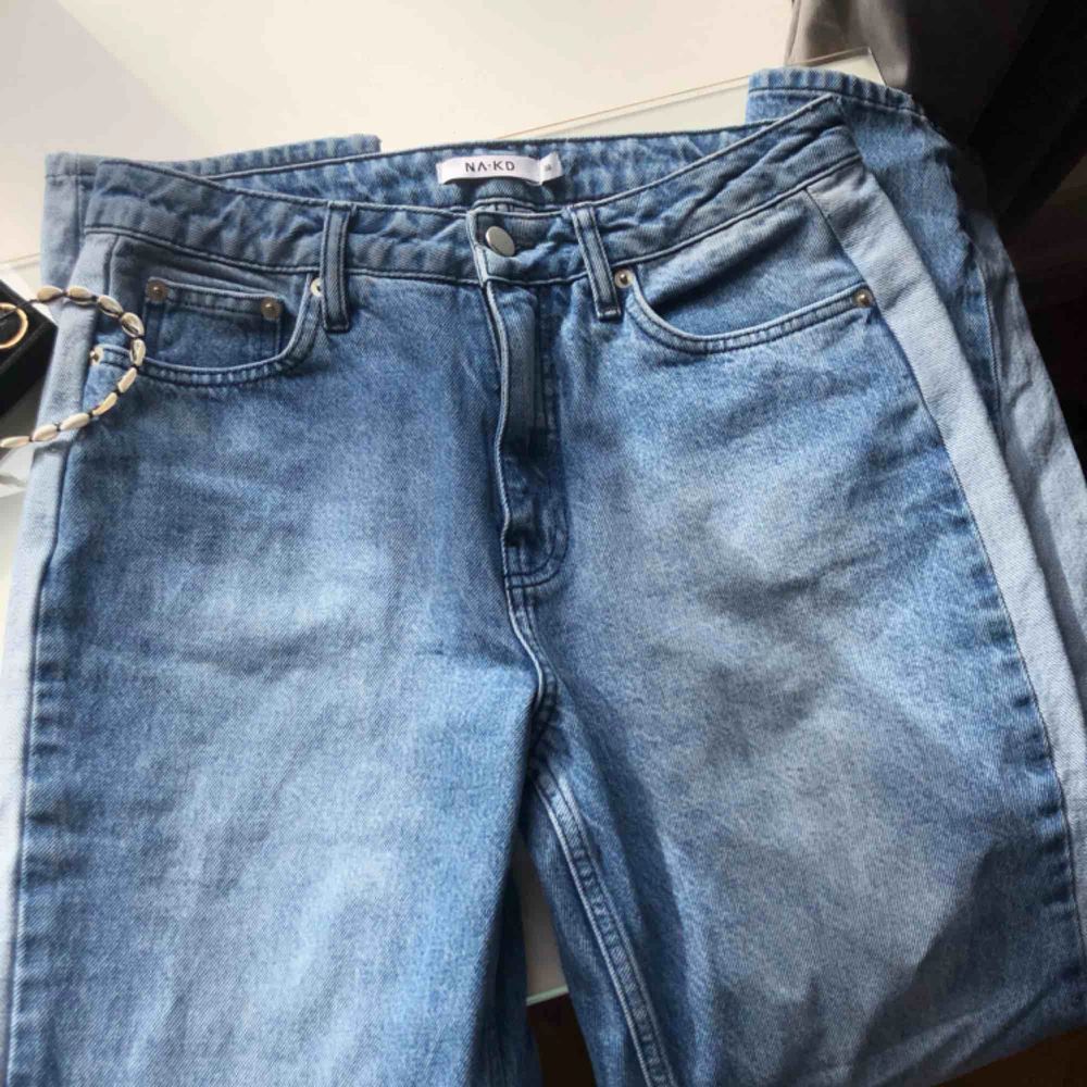 Snygga jeans från nakd i storlek 38 (S-M ungefär), näst intill oanvända. . Jeans & Byxor.
