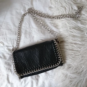  - Scorett/tiamo väska, fint skick. 36kr frakt betalning via swish 