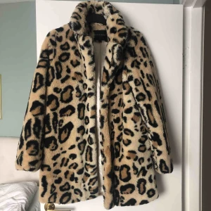  - Leopardpäls från Ruth and circle, använd en säsong