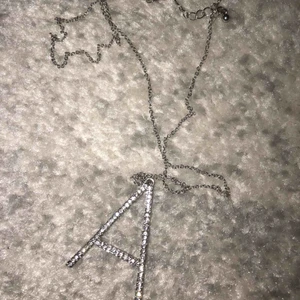  - Fint A halsband som är i jättefint skick, 29kr ink frakt! 