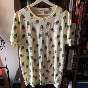  - Jättegullig tröja från Homebound i storlek M, säljer pga att det inte är min stil längre. Kan mötas upp i Stockholm eller så står köpare för frakt. 