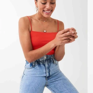  - Linne från Gina Tricot. Sparsamt använd. 40 kr + frakt. 