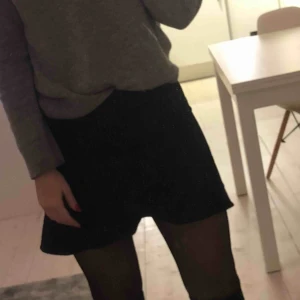  - Kjol från hm! Superfin på, sitter tight på. 