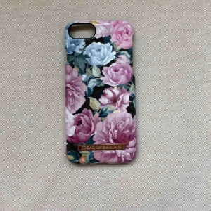  - Skal från ideal of sweden passar iPhone 6 och 6s. Kan mötas upp i Göteborg eller posta:)
