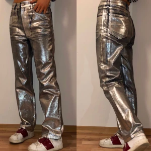  - Byxor från Gina x iconapop. Strl 40. Super snygga och riktigt bra kvalitet! Som nya! 