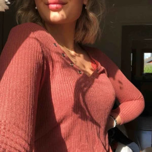  - skön ribbad tröja från hm! snygg färg till hösten