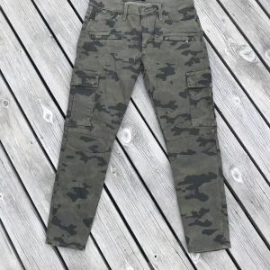 DAM Hudson byxor CAMO - Snyggaste Hudson byxorna, knappt använda