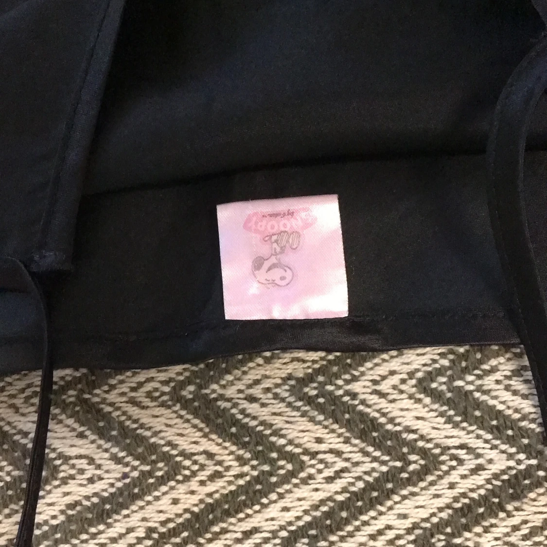 Sötaste svarta klänningarna med snoopi på🖤 - 90