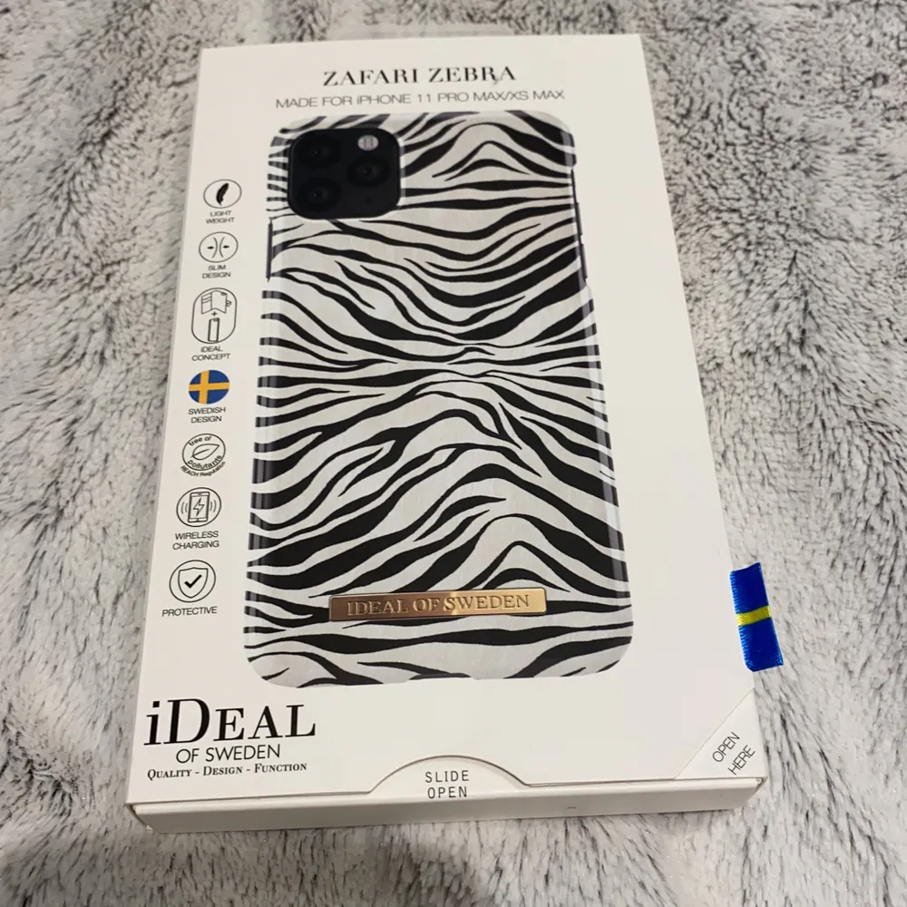 Zafari zebra ideal of Sweden skal till iPhone 11 PRO max/xs max. Endast använd några få gånger och i myxket fint skick. Accessoarer.