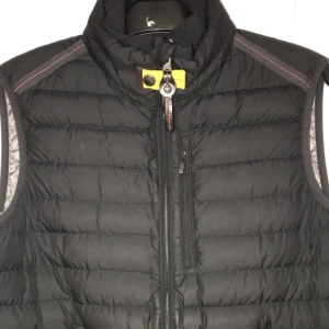 pjs väst  - storlek M äkta 